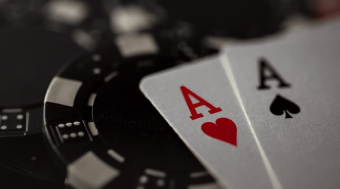 responsible d71 live card games page with privacy and time awareness